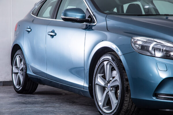 V40 T4 SE