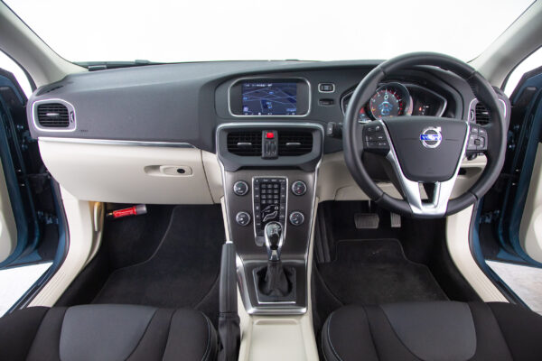 V40 T4 SE
