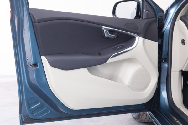 V40 T4 SE