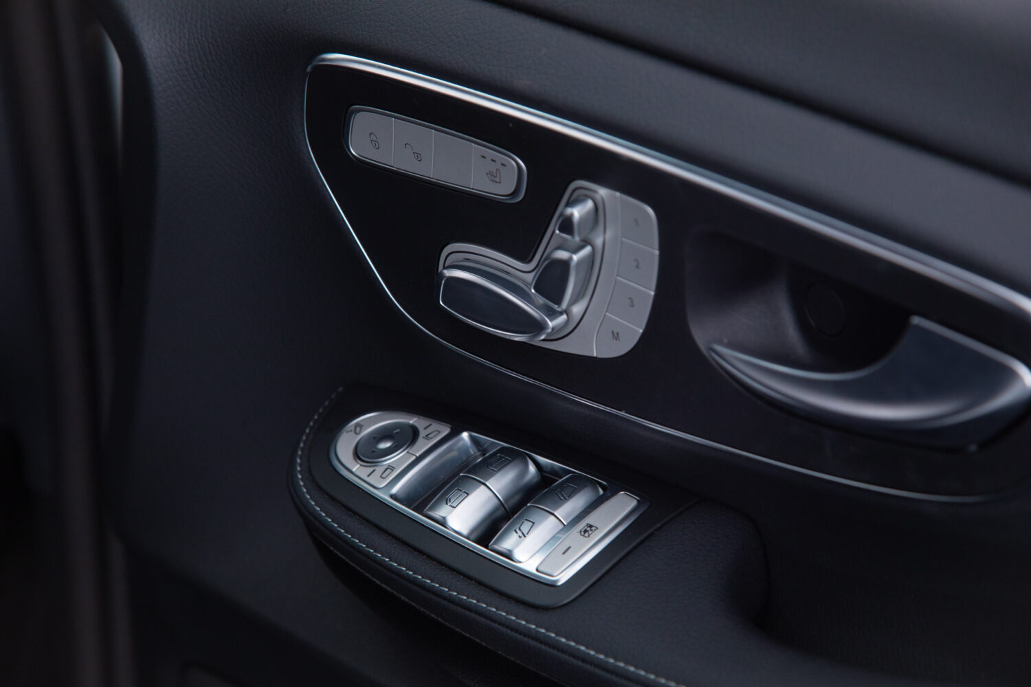 Vクラス V220 d アバンギャルド エクストラロング AMGライン