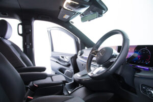 Vクラス V220 d エクストラロング AMGラインパッケージ ディーゼルターボ