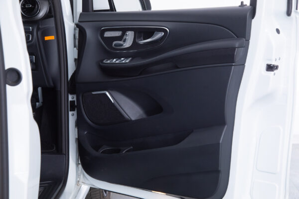 Vクラス V220 d アバンギャルド エクストラロング AMGライン