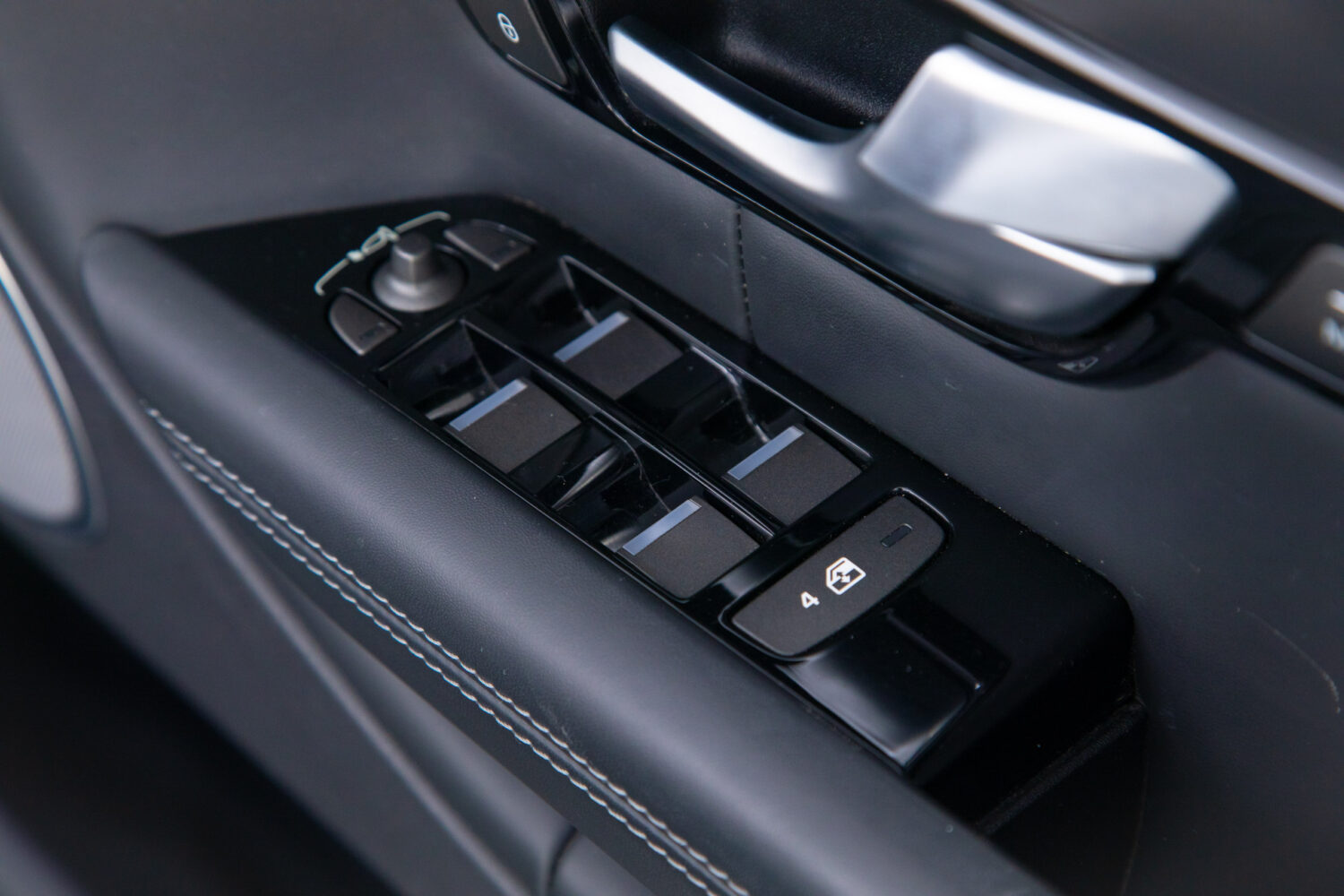 イヴォークコンバーチブル HSEダイナミック 2.0L D180 ディーゼル 4WD