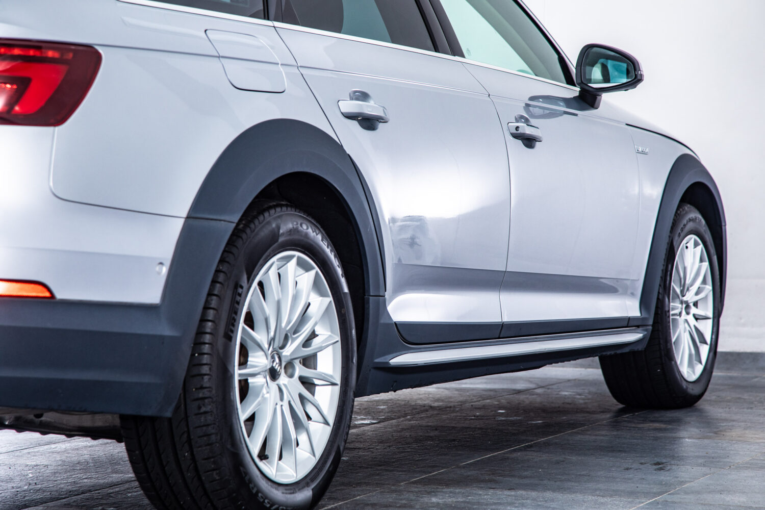 A4オールロードクワトロ 2.0 4WD