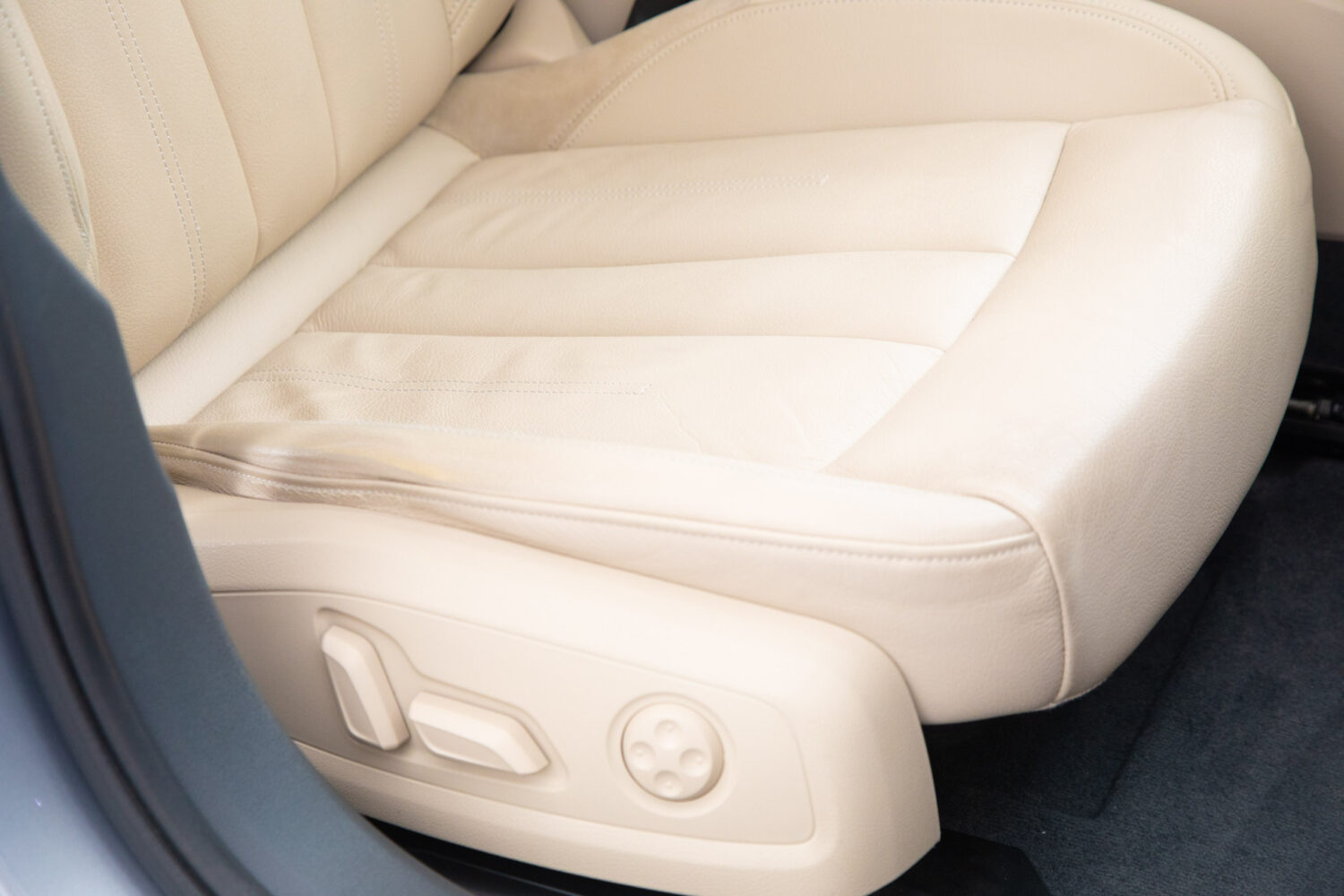 A4オールロードクワトロ 2.0 4WD