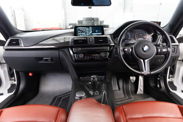 M4クーペ M DCT ドライブロジック