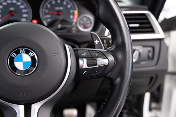 M4クーペ M DCT ドライブロジック