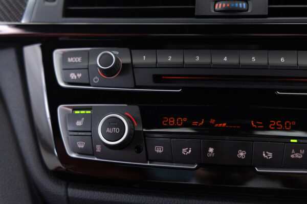 M4クーペ M DCT ドライブロジック