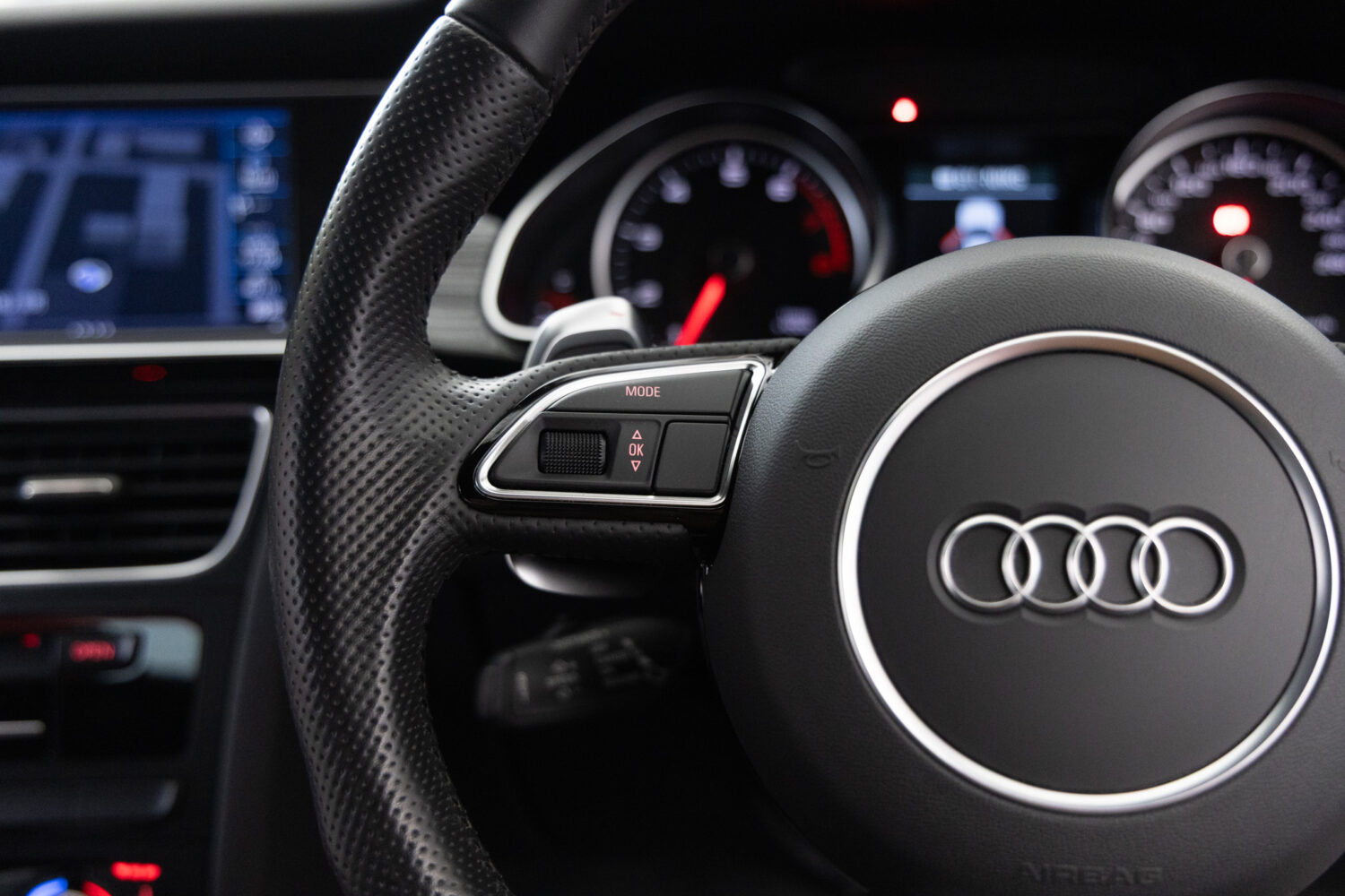 A5 2.0TFSI クワトロ Sラインコンペティションプラス