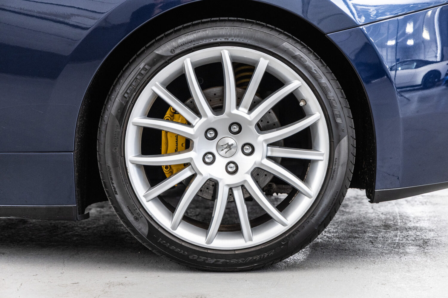 グラントゥーリズモ S