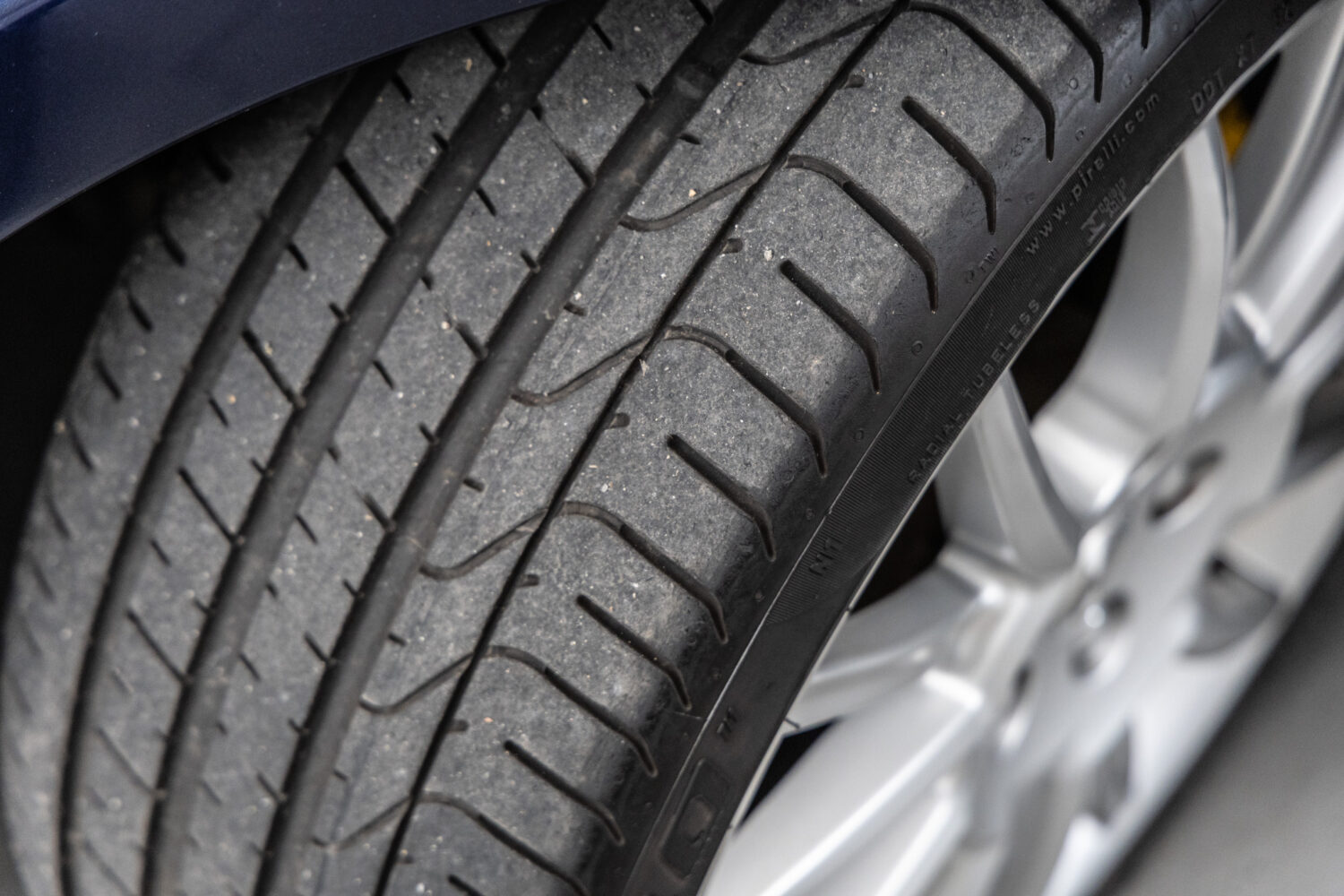 グラントゥーリズモ S