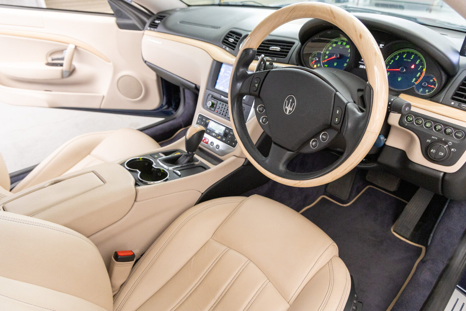 グラントゥーリズモ S