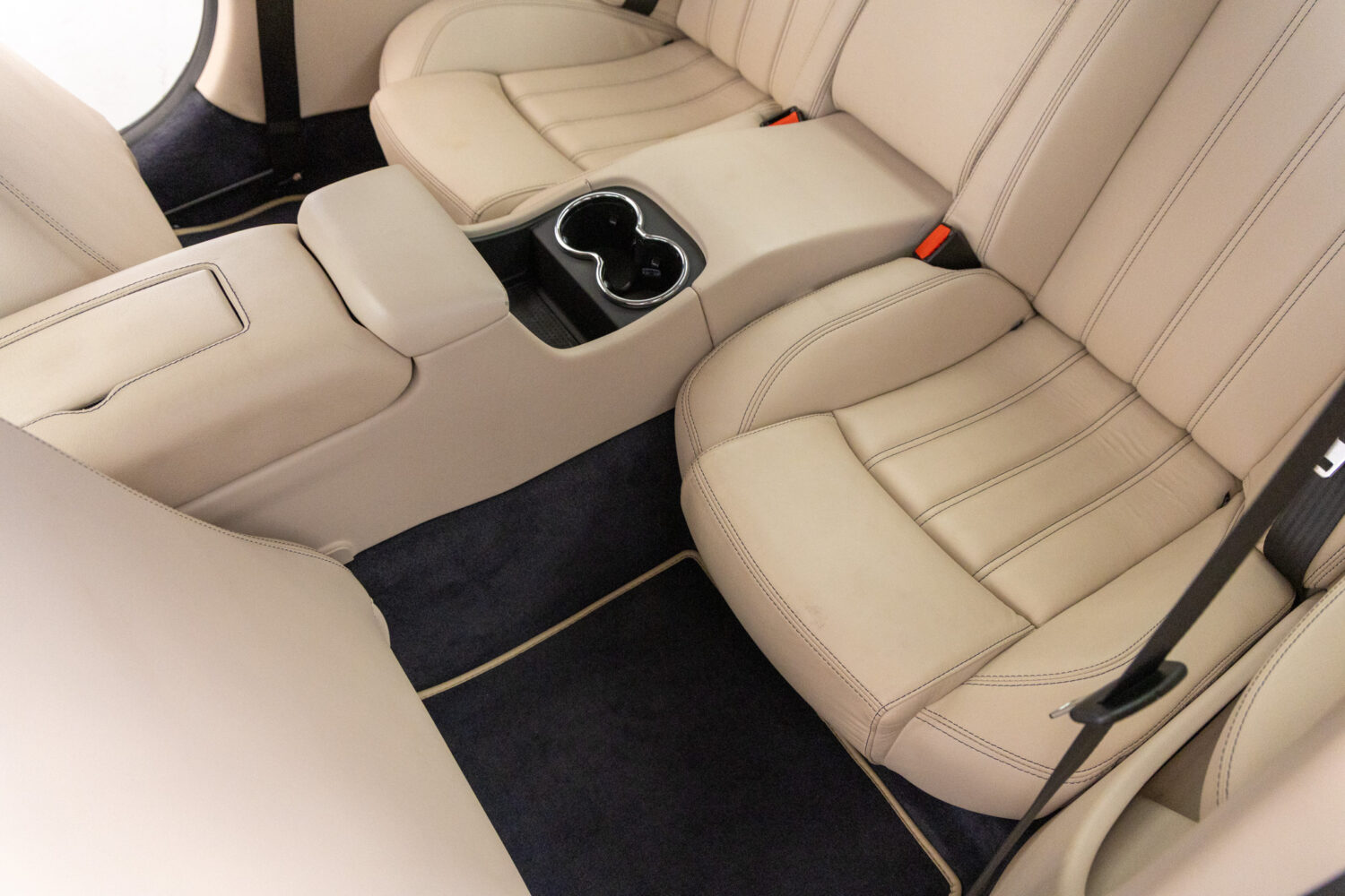 グラントゥーリズモ S