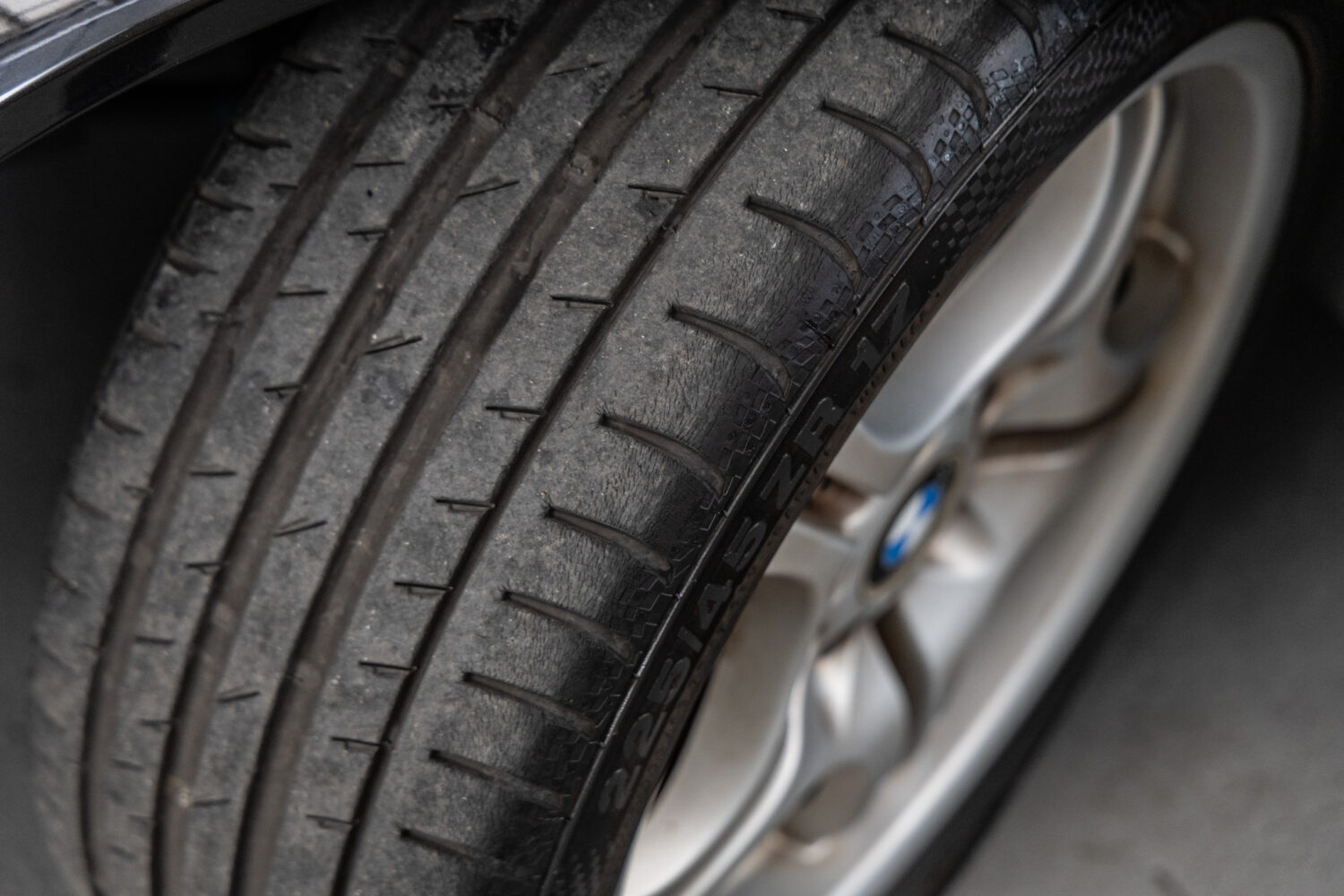 3シリーズセダン 318i Mスポーツ 5MT