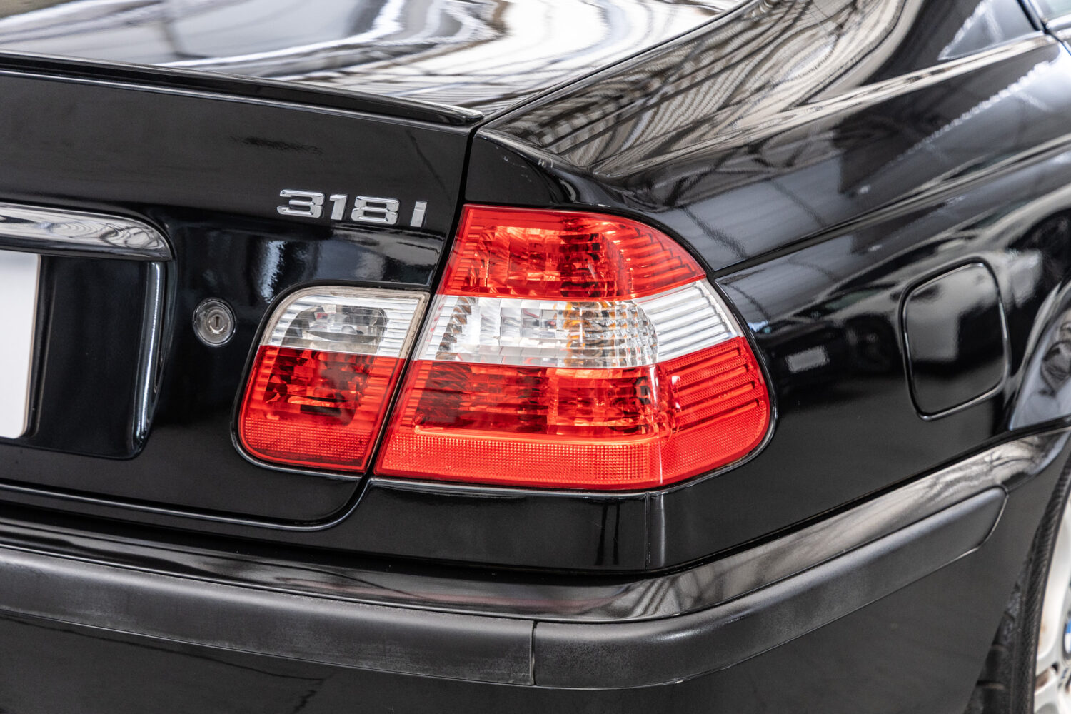 3シリーズセダン 318i Mスポーツ 5MT