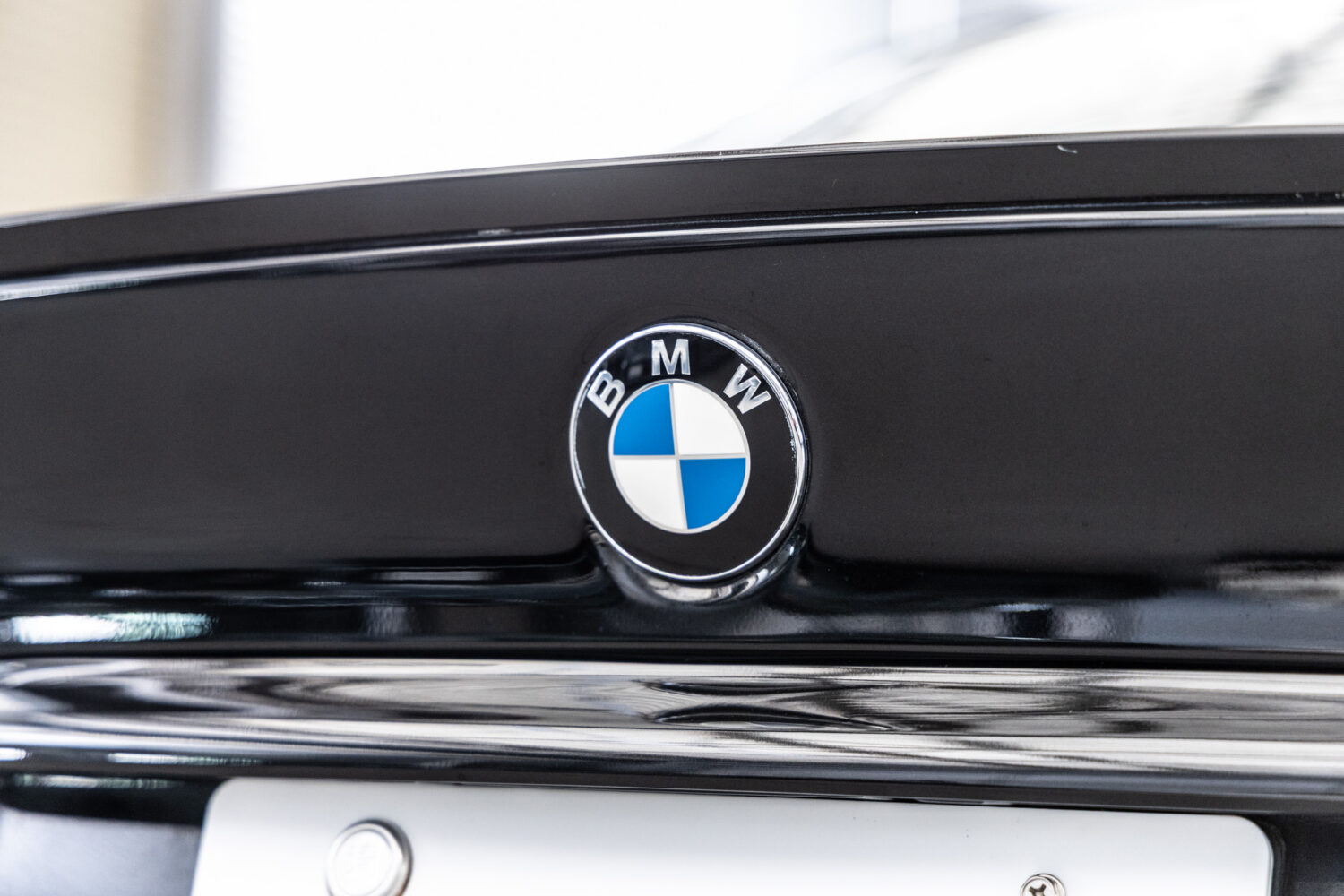 3シリーズセダン 318i Mスポーツ 5MT