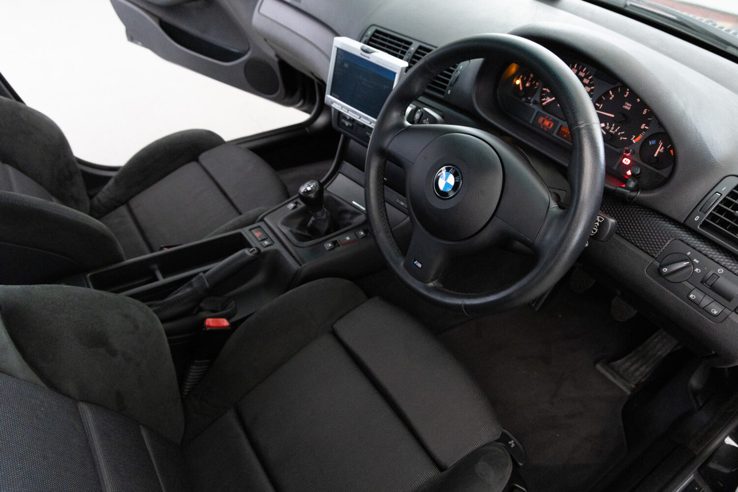 3シリーズセダン 318i Mスポーツ 5MT