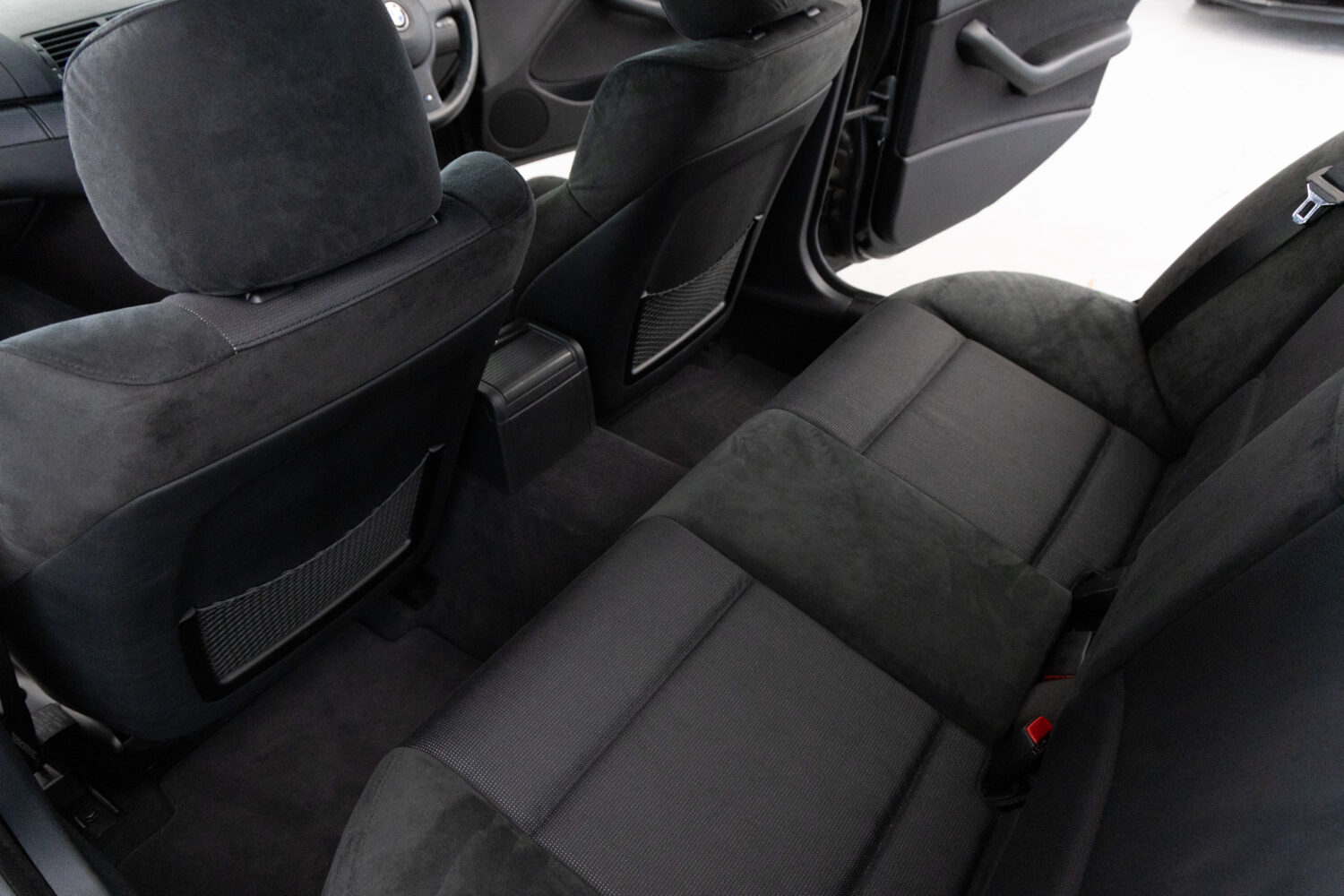 3シリーズセダン 318i Mスポーツ 5MT