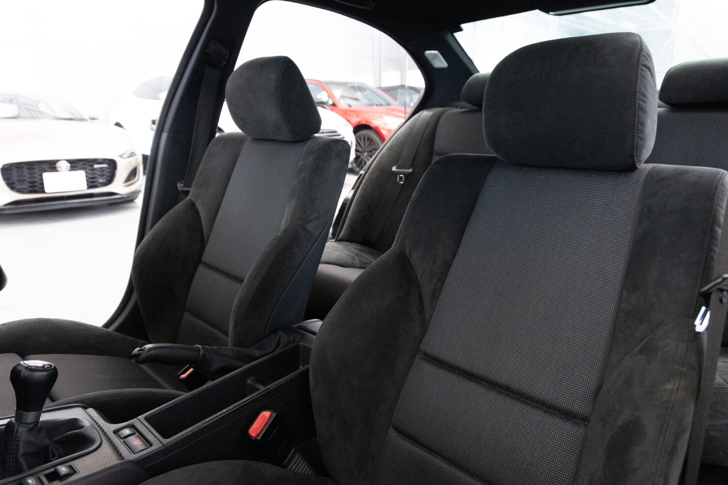 3シリーズセダン 318i Mスポーツ 5MT