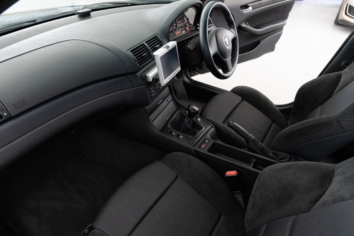 3シリーズセダン 318i Mスポーツ 5MT