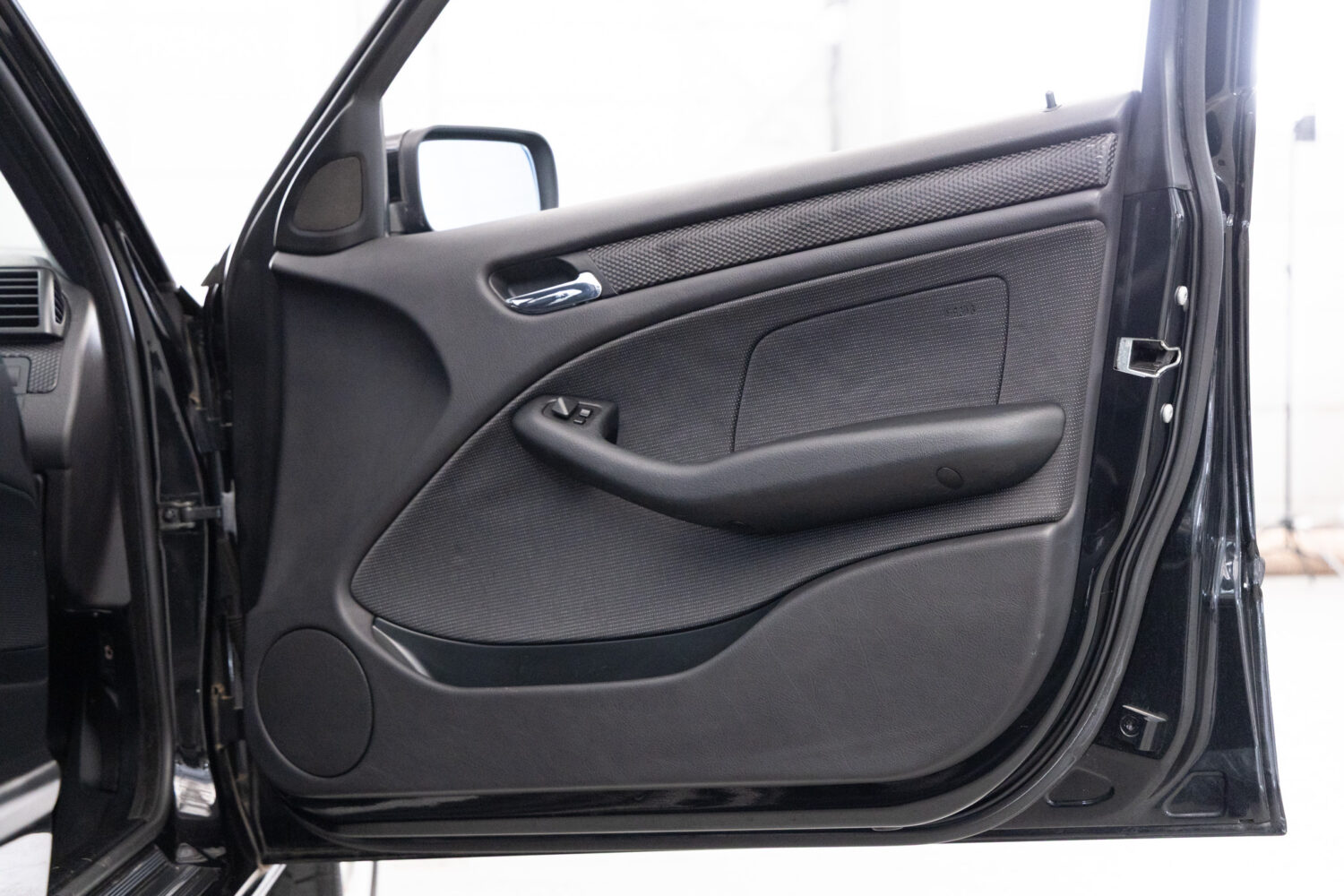 3シリーズセダン 318i Mスポーツ 5MT