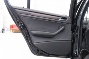 3シリーズセダン 318i Mスポーツ 5MT