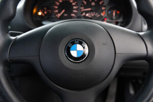 3シリーズセダン 318i Mスポーツ 5MT