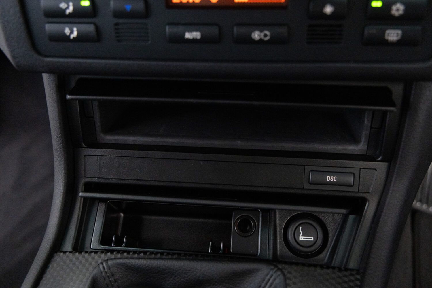 3シリーズセダン 318i Mスポーツ 5MT