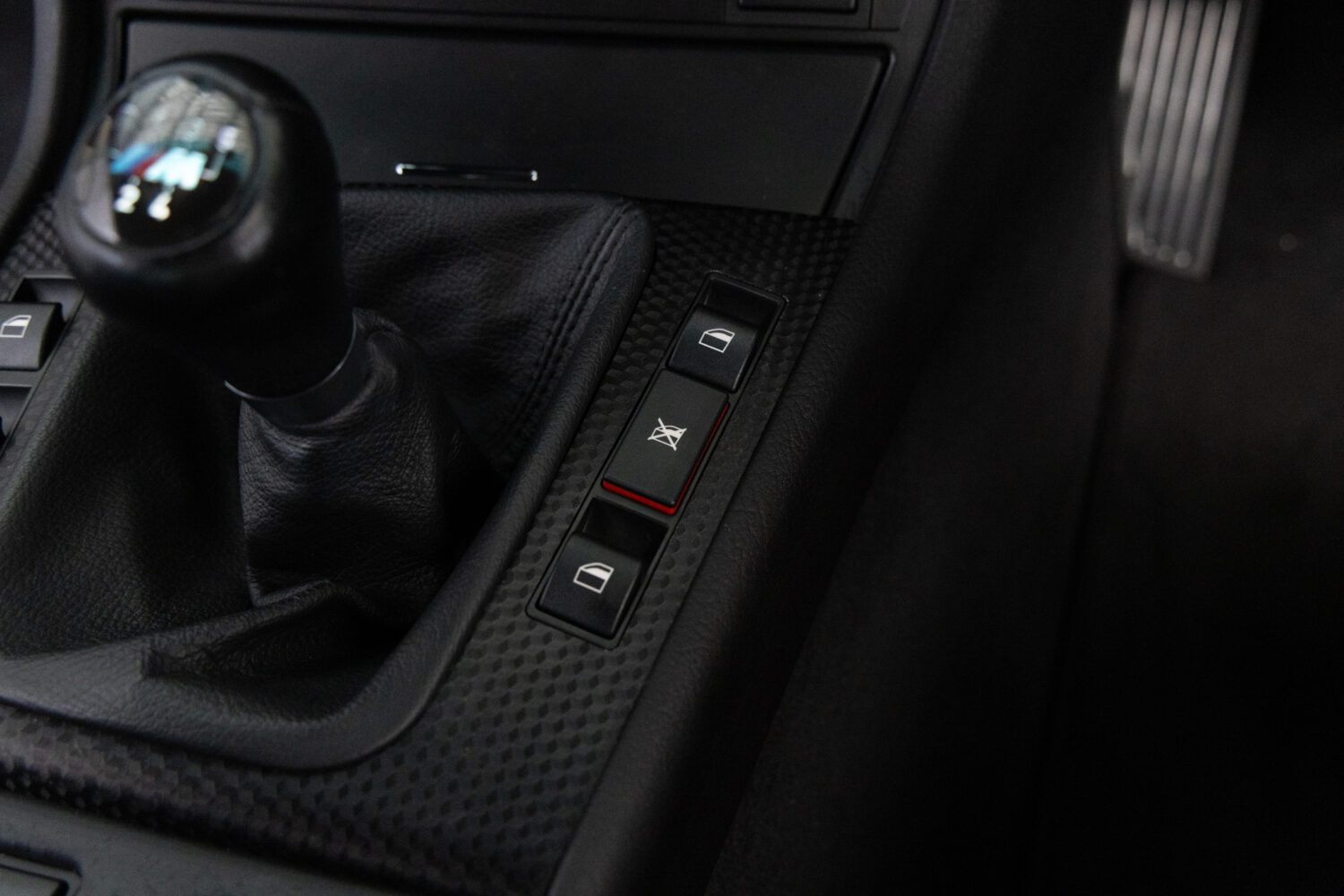 3シリーズセダン 318i Mスポーツ 5MT