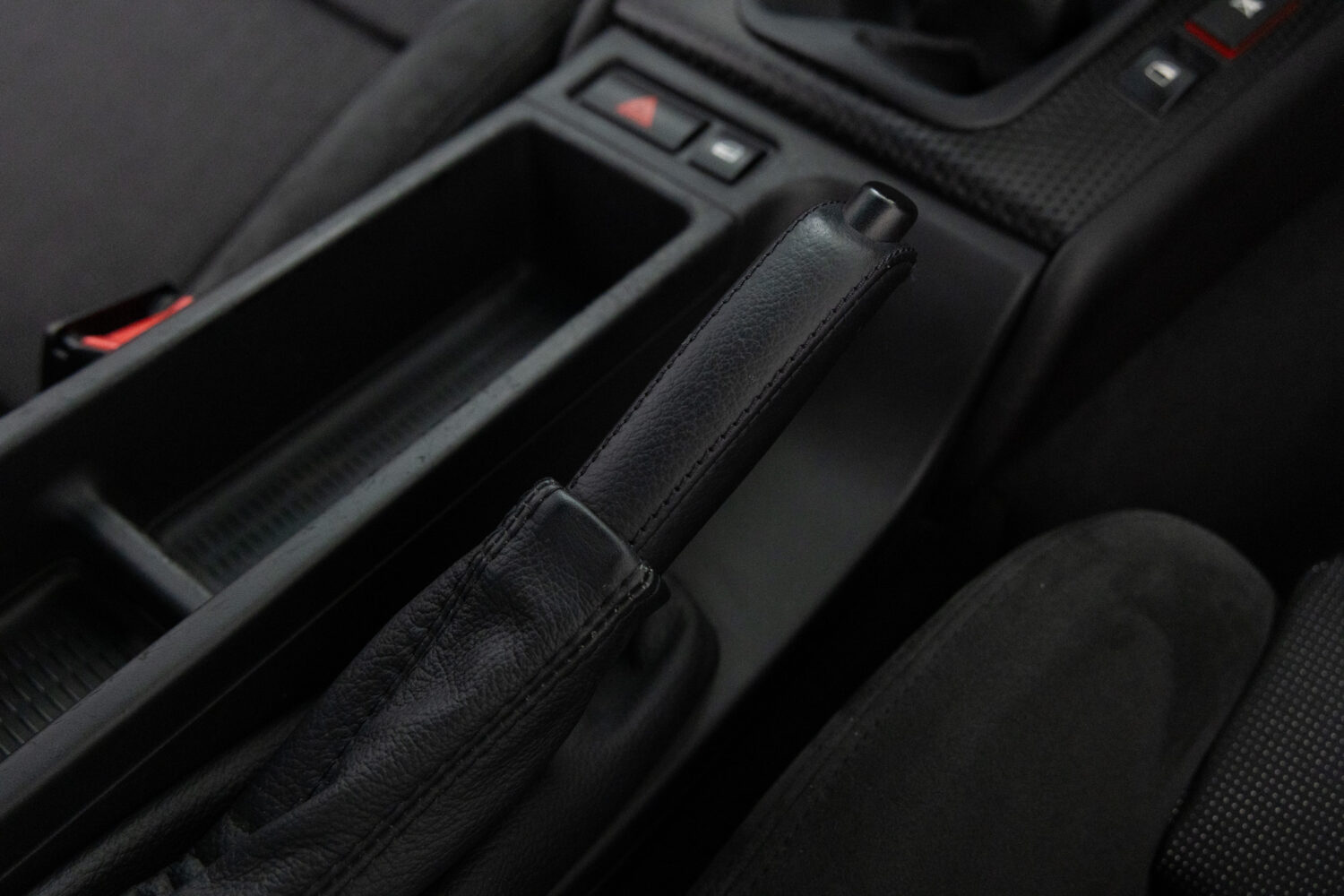 3シリーズセダン 318i Mスポーツ 5MT