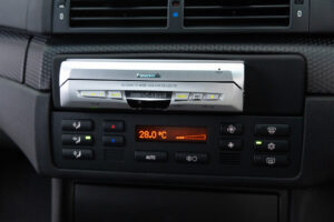 3シリーズセダン 318i Mスポーツ 5MT