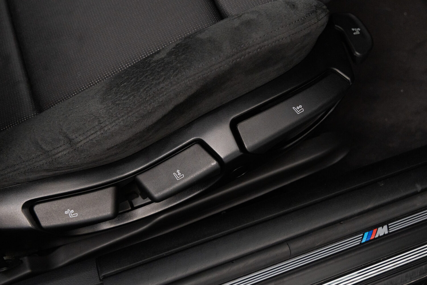 3シリーズセダン 318i Mスポーツ 5MT