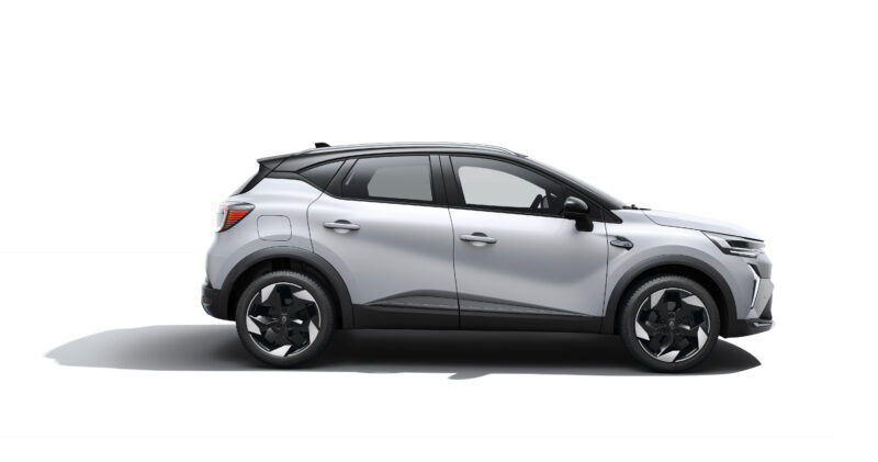 ルノー・キャプチャー・リミテッド　ミシュラン製オールシーズンタイヤ装着の限定車