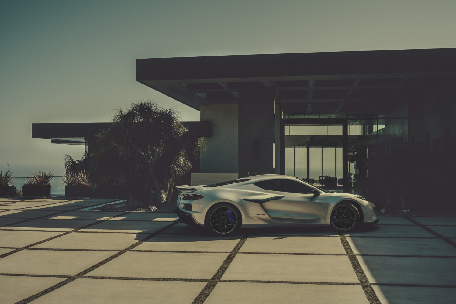 新型シボレー・コルベットZ06　特別仕様車「サントリーニエディション」も登場