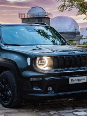 ジープ・レネゲード　150台限定のノーススターエディション　初採用のシート素材