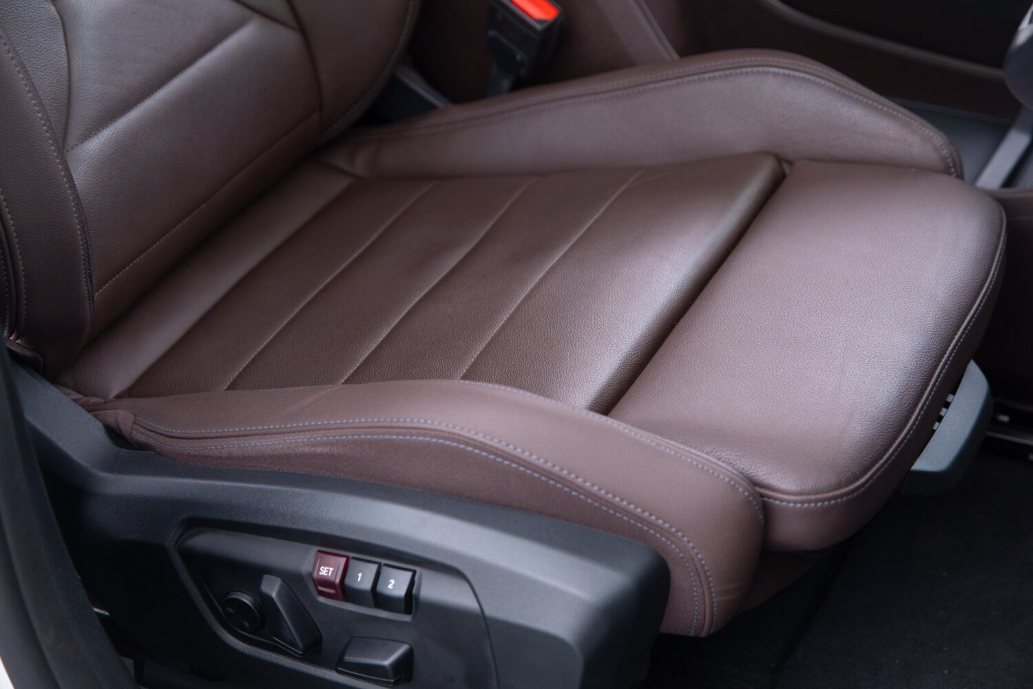 2シリーズアクティブツアラー 218i エクスクルーシブ DCT