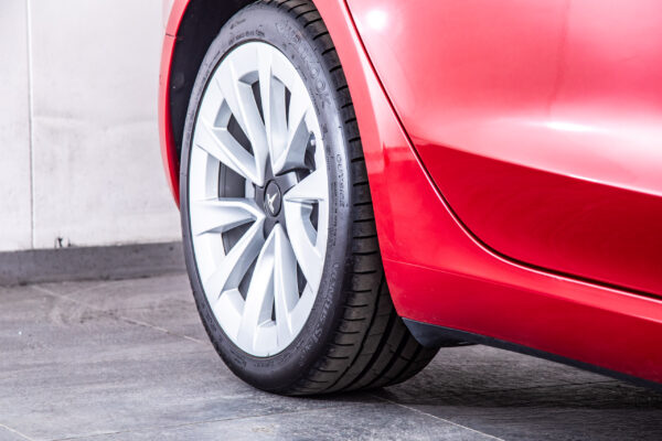 モデル3 ロングレンジ デュアルモーター 4WD