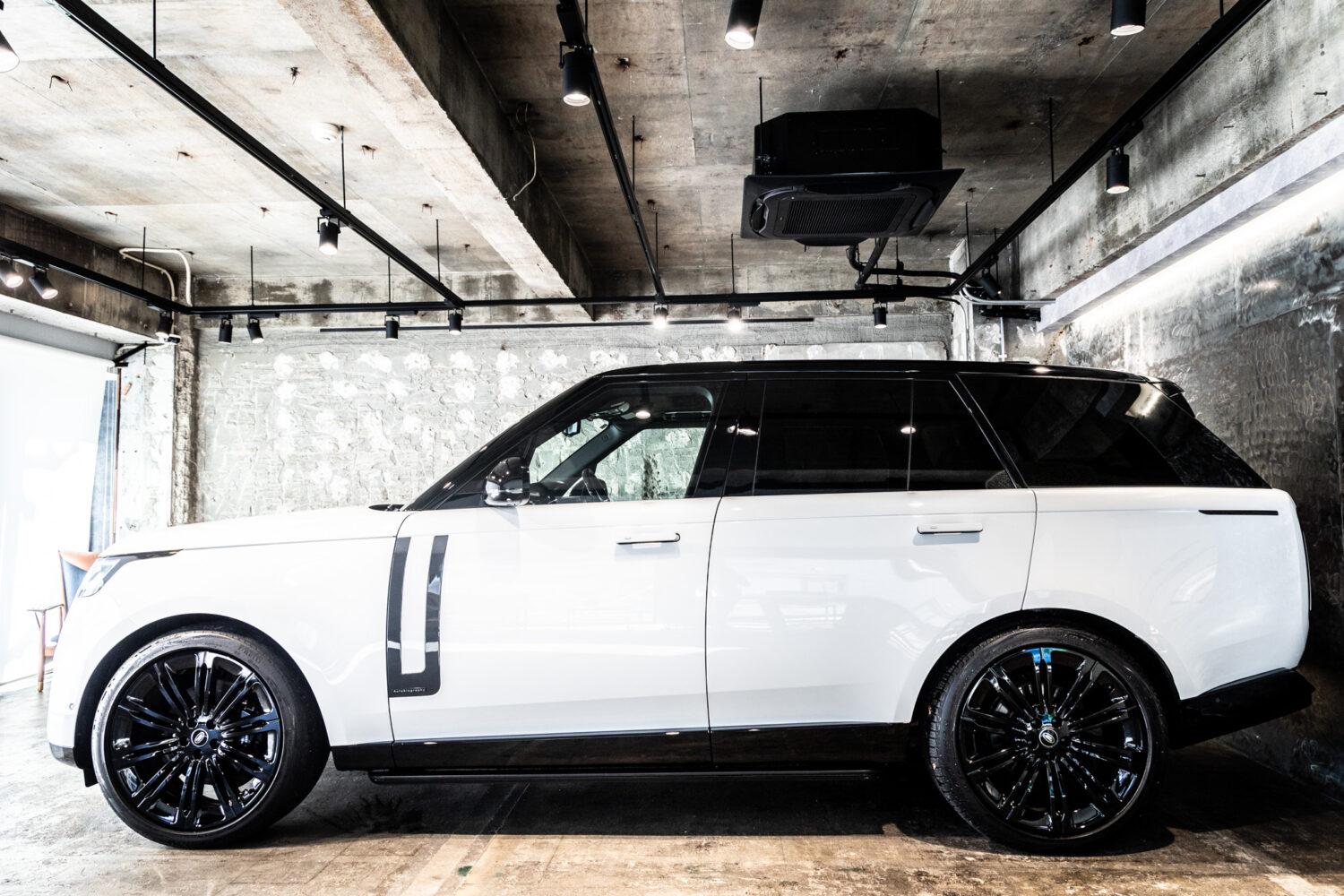 レンジローバー オートバイオグラフィ D300 SWB ディーゼル 4WD