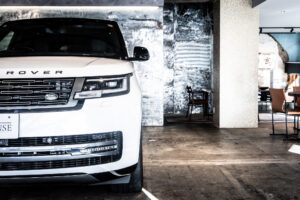 レンジローバー オートバイオグラフィ D300 SWB ディーゼル 4WD