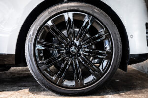 レンジローバー オートバイオグラフィ D300 SWB ディーゼル 4WD