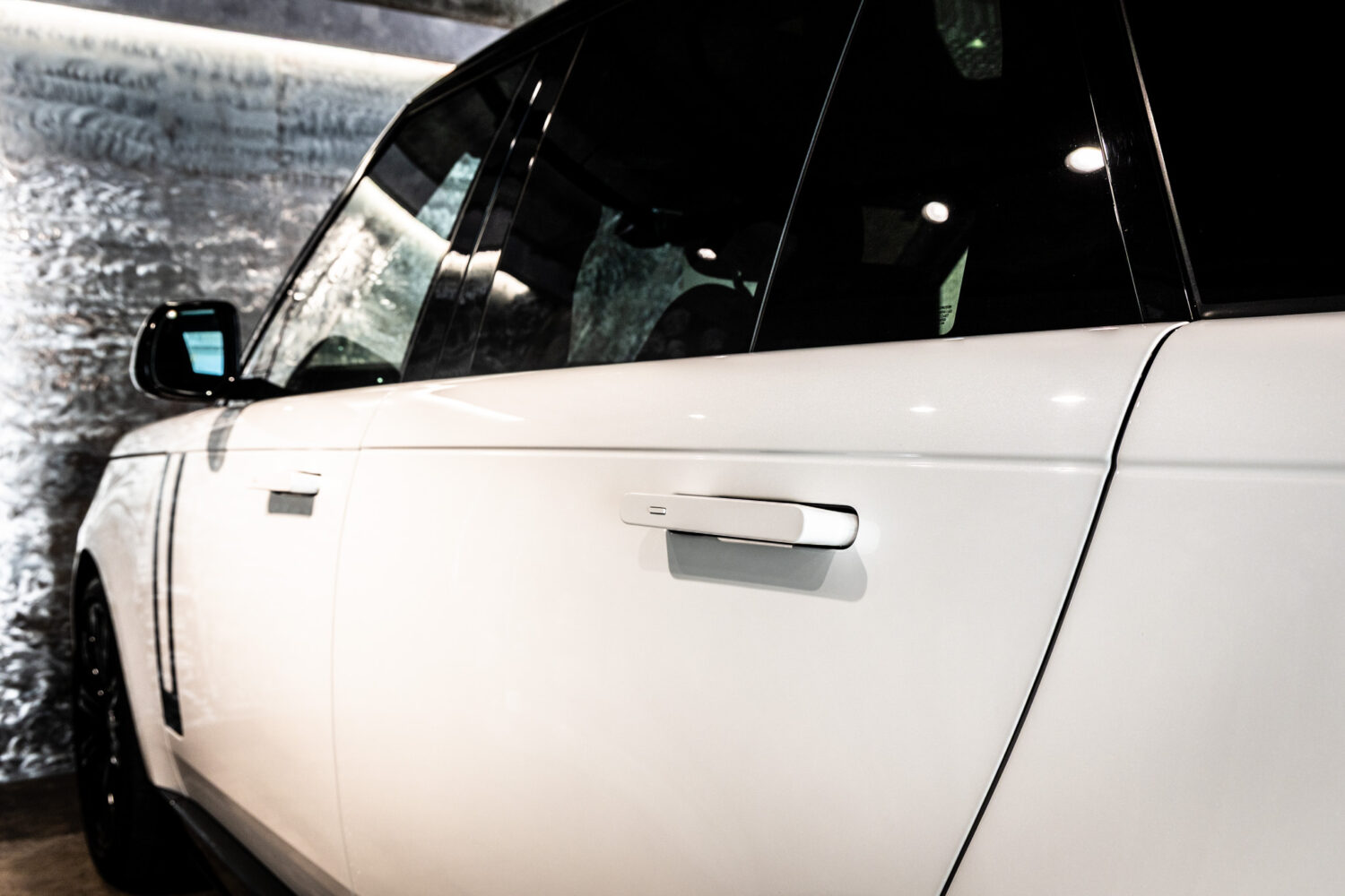 レンジローバー オートバイオグラフィ D300 SWB ディーゼル 4WD