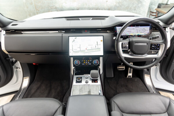 レンジローバー オートバイオグラフィ D300 SWB ディーゼル 4WD