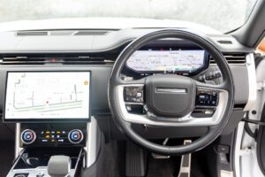 レンジローバー オートバイオグラフィ D300 SWB ディーゼル 4WD