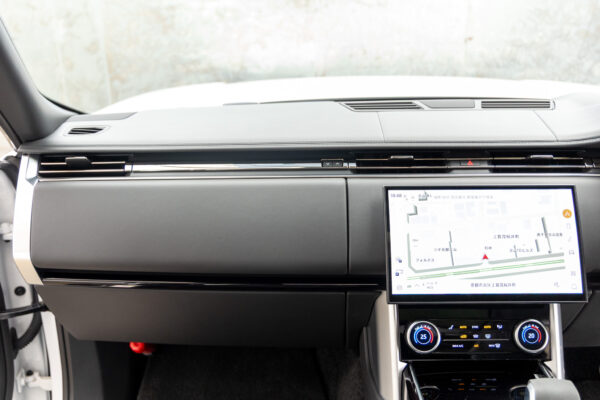 レンジローバー オートバイオグラフィ D300 SWB ディーゼル 4WD