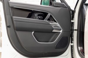 レンジローバー オートバイオグラフィ D300 SWB ディーゼル 4WD