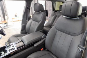 レンジローバー オートバイオグラフィ D300 SWB ディーゼル 4WD