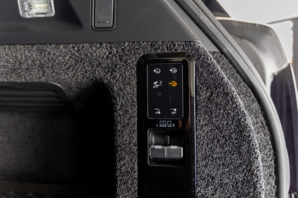 レンジローバー オートバイオグラフィ D300 SWB ディーゼル 4WD