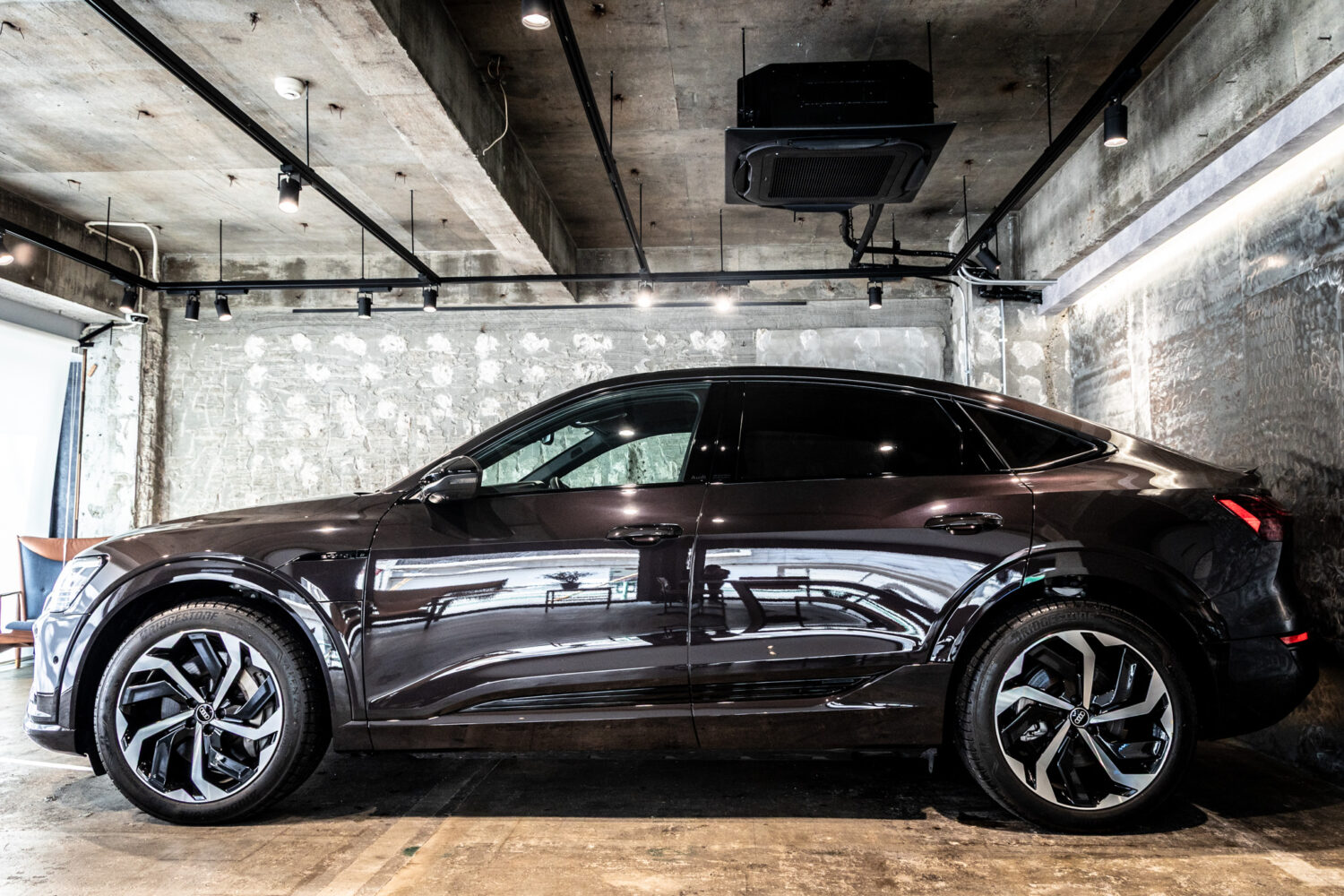 Q8スポーツバック e-トロン 55 クワトロ Sライン