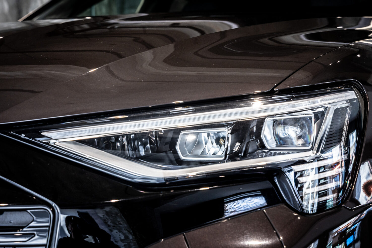 Q8スポーツバック e-トロン 55 クワトロ Sライン