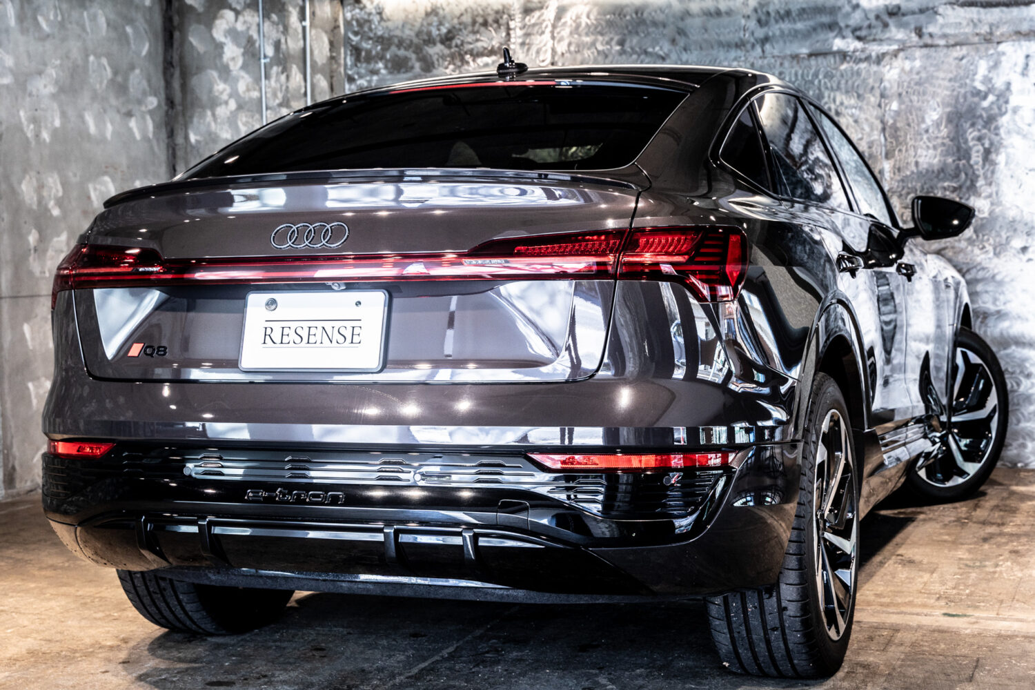 Q8スポーツバック e-トロン 55 クワトロ Sライン